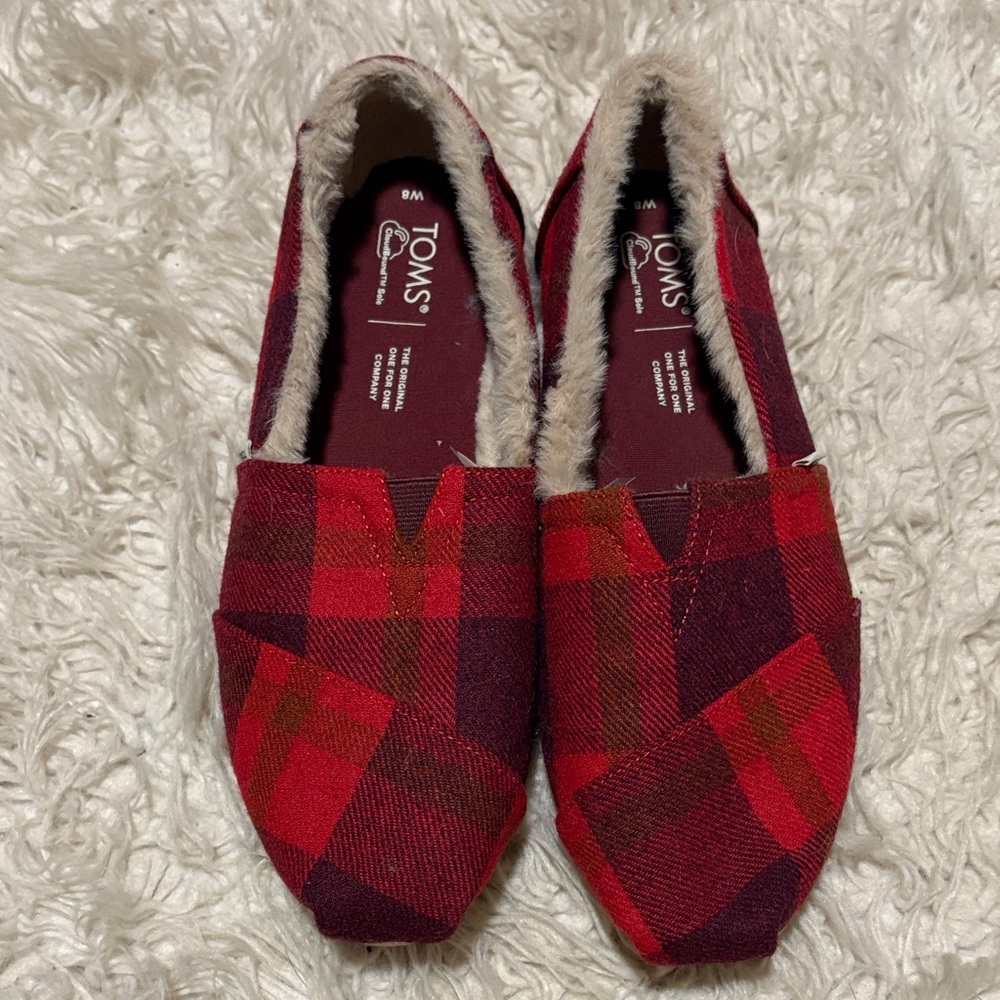TOMS Red and Black Plaid Slip-Ons ❤️🖤